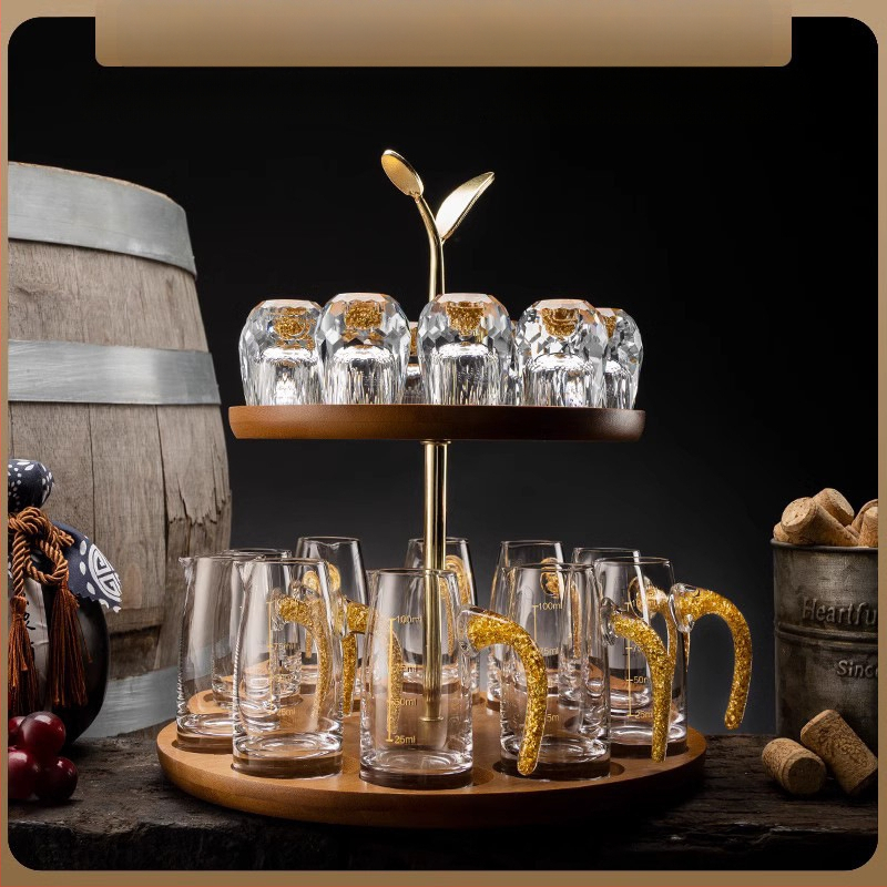 Didmeninė prekyba mažomis, vientisomis, kiniško stiliaus „Yipin Jiangshan Jinshan“ baltojo vyno taurėmis, pagamintomis iš aukso folijos, krištolo, buitinėmis, mažomis, vientisomis, kulkos formos taurėmis.