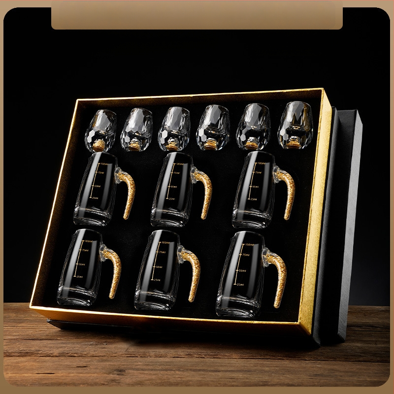 Didmeninė prekyba mažomis, vientisomis, kiniško stiliaus „Yipin Jiangshan Jinshan“ baltojo vyno taurėmis, pagamintomis iš aukso folijos, krištolo, buitinėmis, mažomis, vientisomis, kulkos formos taurėmis.