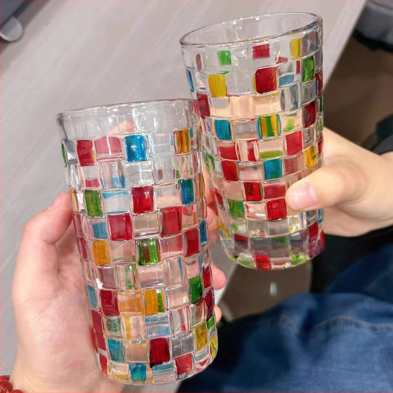 Festett, kézzel szőtt üvegből készült, fülkés háztartási pohár, női teáspohár, ivóital-pohár, whiskys söröspohár