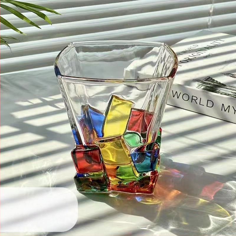 Festett, kézzel szőtt üvegből készült, fülkés háztartási pohár, női teáspohár, ivóital-pohár, whiskys söröspohár