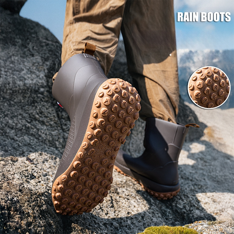 Meeste poolsääreni ulatuvad veekingad, veekindlad ja libisemiskindlad kummikud, paksu tallaga kulumiskindlad kummikud kaasavõetavatele ratsutajatele, meeste lõhnavastased kummikingad