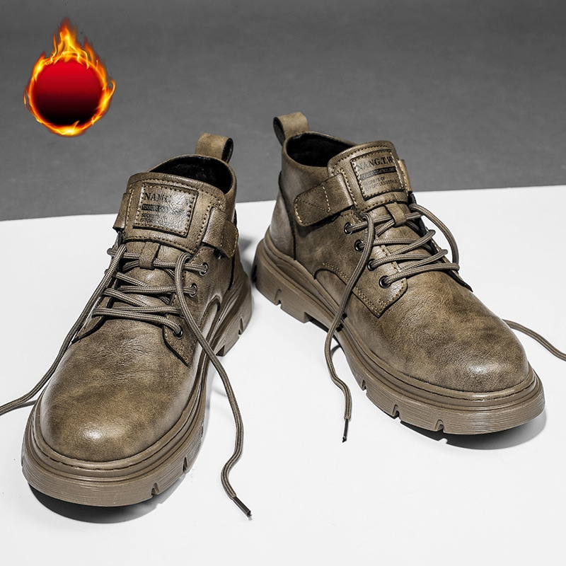 2024 m. rudens nauji Martino batai. Žieminiai, vilnos pamušalu, šilti, aukštaauliai, darbo batai, vidutinio aukščio, britiški laisvalaikio odiniai batai.