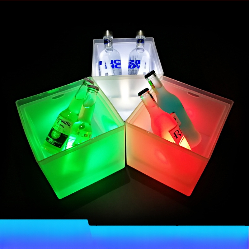 Kvadratinis dvisluoksnis matinis PP plastikinis šviečiantis ledo kibirėlis, mažas, 3,5 l talpos, baterinis, alaus, šampano ledo kibirėlis