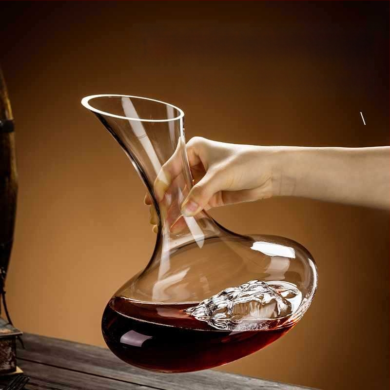 Didmeninė prekyba nauju dekanterio buitiniu vyno dozatoriumi, sutirštinto krištolo stiklo, lengvo prabangaus raudonojo vyno taurės vyno rinkiniu