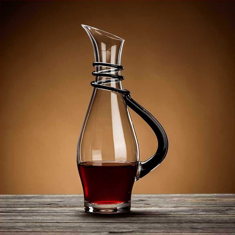 Didmeninė prekyba nauju dekanterio buitiniu vyno dozatoriumi, sutirštinto krištolo stiklo, lengvo prabangaus raudonojo vyno taurės vyno rinkiniu