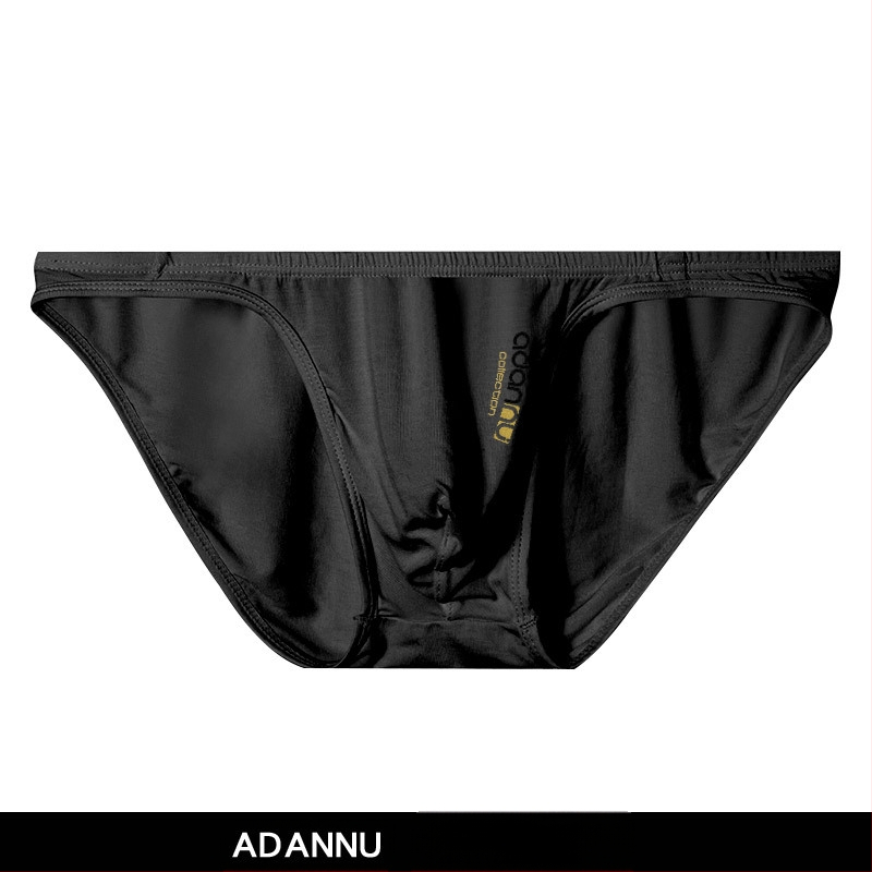 Ploni apatiniai su pumpukais, žemo liemens, aptempti, sėdmenis pakeliantys, madingi spalvų blokų vyriški sportiniai apatiniai, eksportuojamas vienas krepšys.