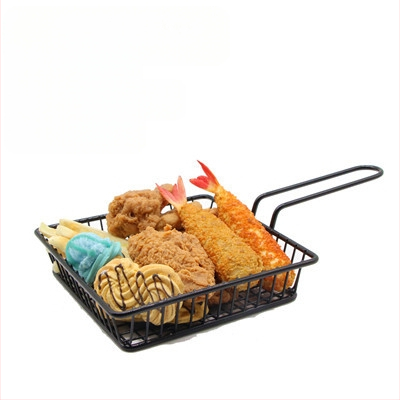 Amerikietiško stiliaus kūrybingi stalo įrankiai, geležiniai kepti užkandžių krepšeliai, bulvyčių fri krepšeliai, kepti krepšeliai, desertui skirti kepti viščiukai, duonos krepšeliai, lėkščių indai