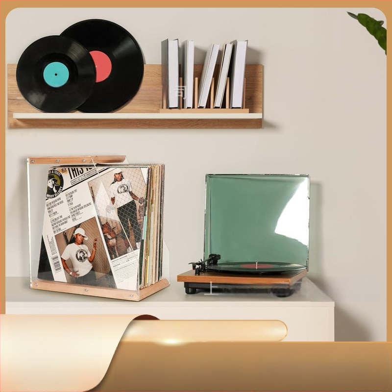 Puidust plaadiriiul, lauakaunistused, läbipaistev vinüülplaatide vitriin, teibist raamatute hoiukarp, täispuidust hoiukarp