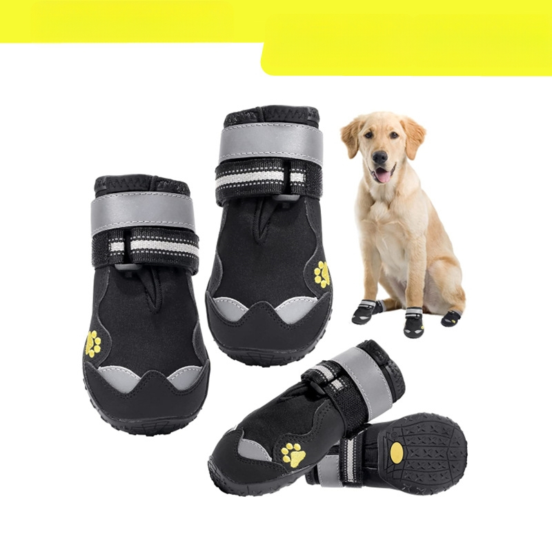 Šaltinių gamintojai, gaminantys šunų batus, tiekiantys tarpvalstybinį tiekimą šunų batams, apsaugantiems nuo vandens purslų, gamina neslystančius naminių gyvūnėlių batus