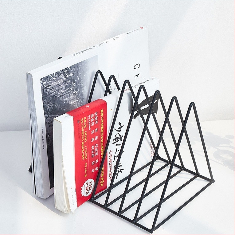 Sepistatud rauast kolmnurksed raamatutoed dokumentide korraldamiseks, raamaturiiulid, õpilaste laua raamatutoed, raamatualus, piiriülene hoiustamine, sepistatud rauast raamaturiiul