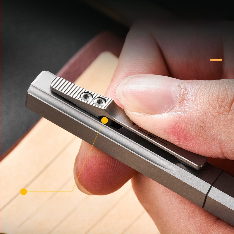 Titaanisulamist taktikaline pliiats, libisev dekompressiooniga signatuurpliiats, Pioneer Edc isikupärastatud värviline enesekaitse taktikaline pliiats