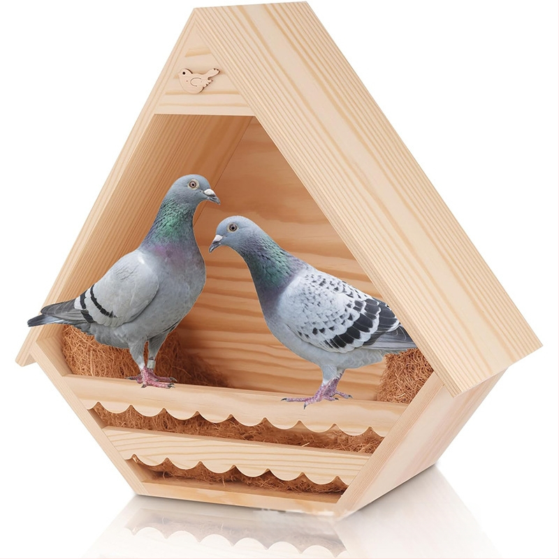 Puidust rippuv linnupesa, tuvimaja õues kasutamiseks, pastoraalne koolibri sein, massiivne linnupesa