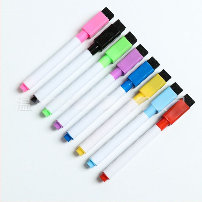 8 spalvotų maišeliuose esančių baltos lentos rašiklių su magnetine juostele, teptuku, spalvotų juodų žymeklių rinkinys, vandens pagrindu ištrinamas baltos lentos rašiklis