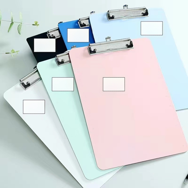 A4 plokk, tahvelarvuti, Morandi kaust, failide ja lahaste kaust, õpilase kirjutamis-, kodutöö-, tahvli-, kontrolltöö- ja kirjatööde kaust