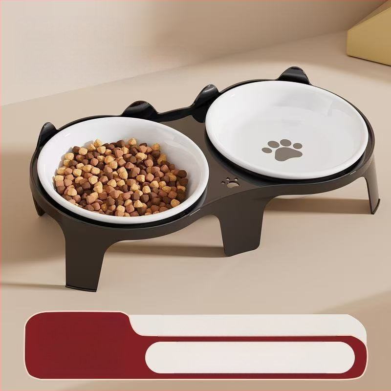 Kassikauss, kassitoidukauss, keraamiline kassiriisikauss, kaldus suuga topeltkauss kaelalülide kaitsmiseks ja ümbermineku vältimiseks, koerakauss joogivee ja söötmise jaoks