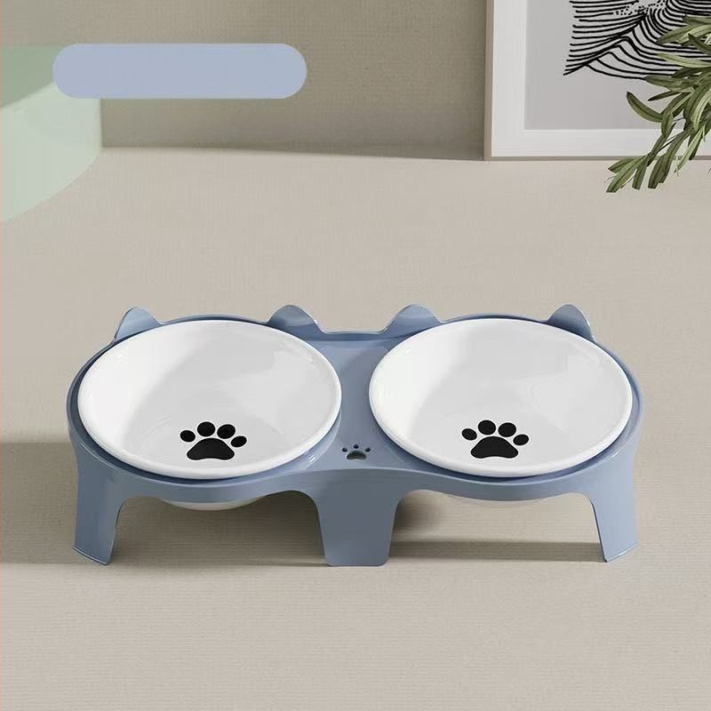 Kassikauss, kassitoidukauss, keraamiline kassiriisikauss, kaldus suuga topeltkauss kaelalülide kaitsmiseks ja ümbermineku vältimiseks, koerakauss joogivee ja söötmise jaoks