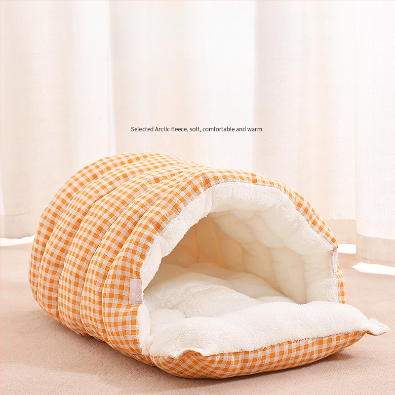 Kassipesa on talvel soe, suletud ja turvaline, kassi ja koera voodi, magamispesa, magamiskott, tekk, talvine ese lemmikloom