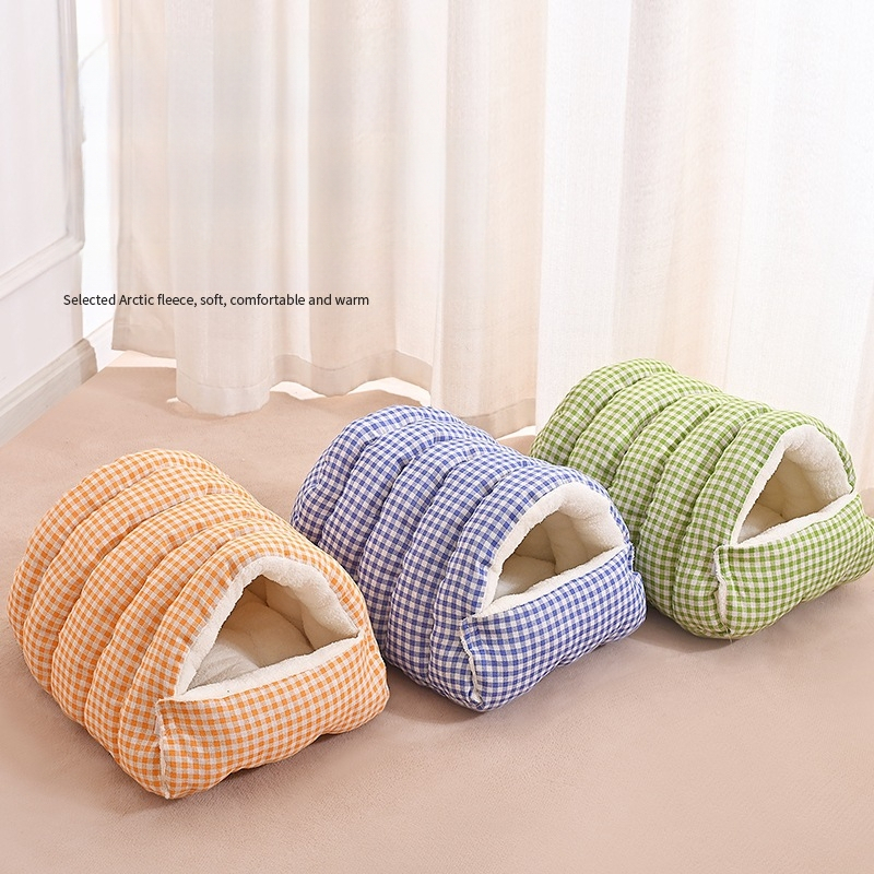 Kassipesa on talvel soe, suletud ja turvaline, kassi ja koera voodi, magamispesa, magamiskott, tekk, talvine ese lemmikloom