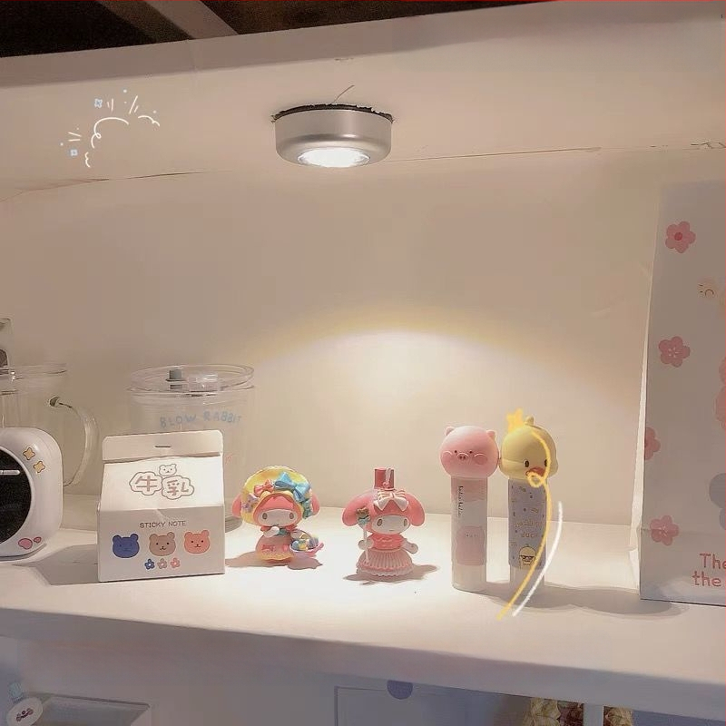 [1342 atpirkimai] Studentų bendrabučio dekoratyvinė lempa, liečiama lubinė lempa, pabudimo lempa, skubi bendrabučio lovos pusė