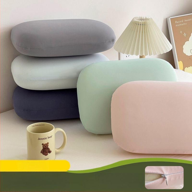 Maža pagalvėlė-snukučio pagalvėlė pradinių klasių mokiniams miegoti biuro darbo vietoje per pietų pertrauką, miegoti ant stalo, vaikiškas apkabinimas