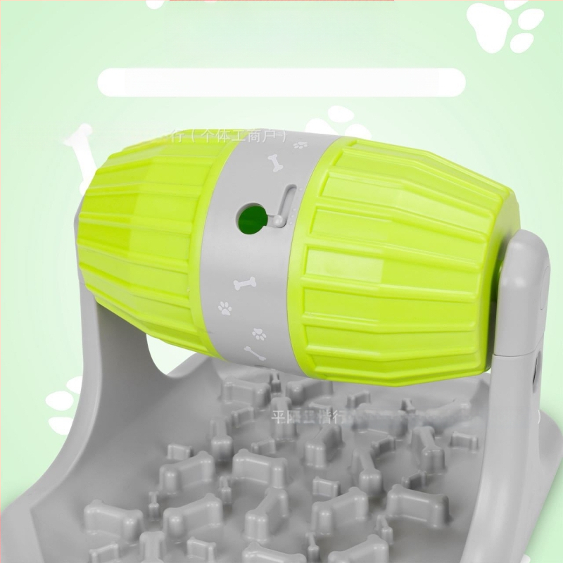 Piiriülene lemmikloomade mänguasja lekkepalliga veeretav söötja igavuse leevendamiseks. Koerte treenimiseks mõeldud lämbumisvastane söötmiskauss väikestele koertele.