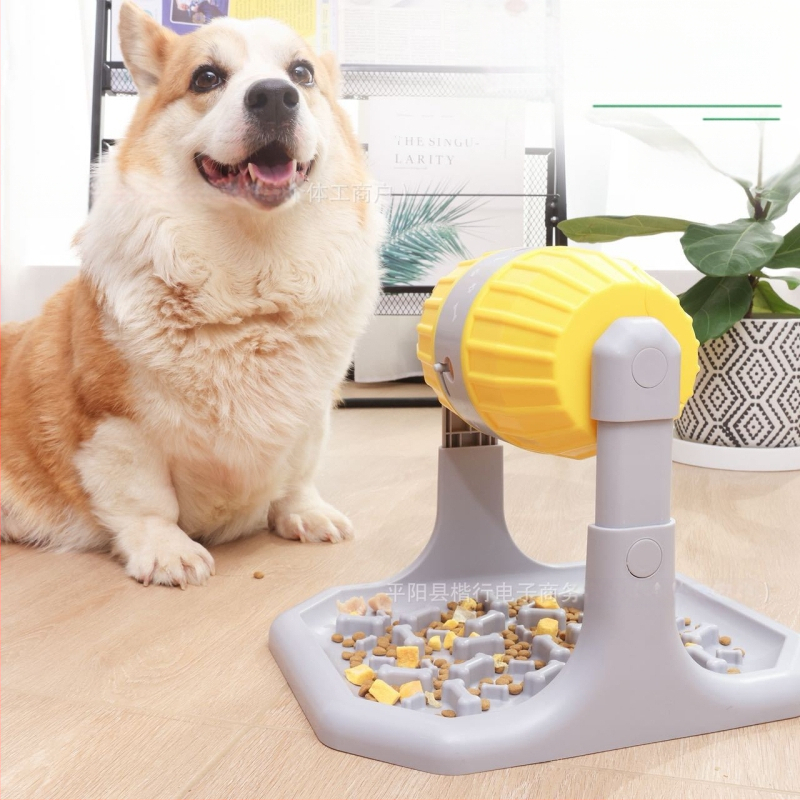 Piiriülene lemmikloomade mänguasja lekkepalliga veeretav söötja igavuse leevendamiseks. Koerte treenimiseks mõeldud lämbumisvastane söötmiskauss väikestele koertele.