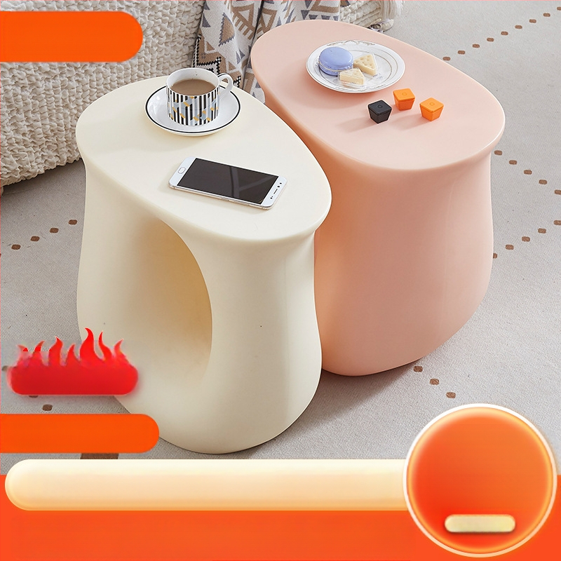 Mažas netaisyklingo stiliaus šiaurės šalių kavos staliukas, dizainerio stiliaus šoninis staliukas, kampinis staliukas mažam butui, kūrybingas U formos mažas kavos staliukas