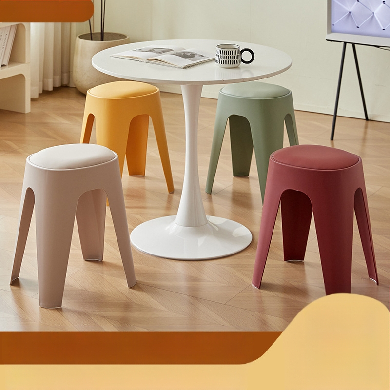 Majapidamises kasutatav plasttool, virnastatav hoiutool, moodne lihtne restoranitool, nahast pehme kotiga, padjaga, plastist ümmargune tool