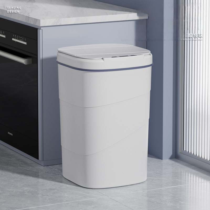 25 metų senumo nauja išmanioji šiukšliadėžė su įmontuotu mėlynu šviečiančiu slėgio žiedu, atverčiamu dangteliu, 18 l talpos, besisukančiu išmaniuoju jutikliu.