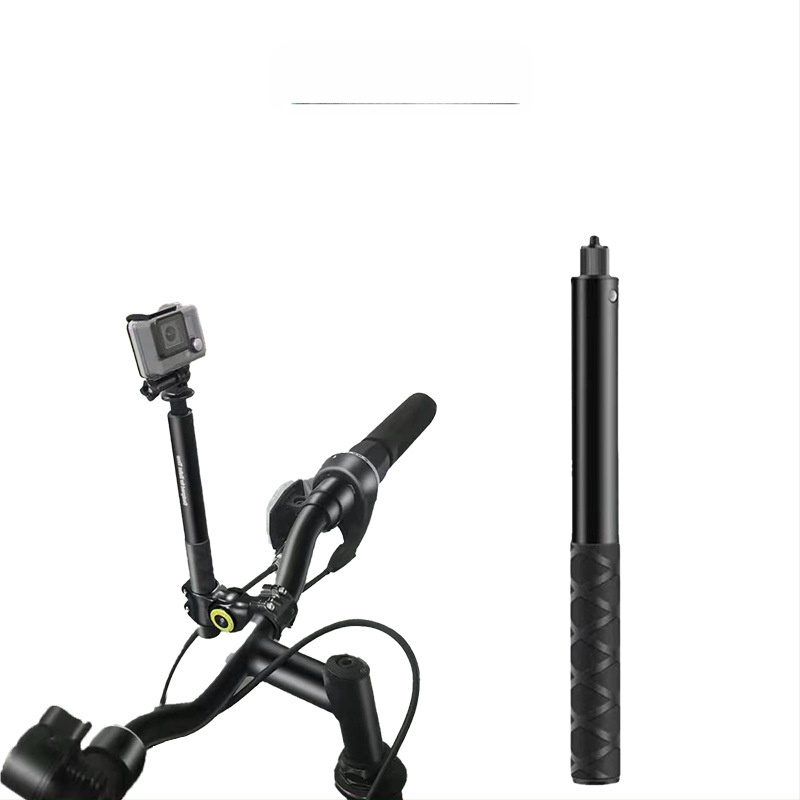 Mootorratta mägirattasõidu võtteklamber esimese isiku nägemisega Insta360 spordikaamera pikendusvarda hülss