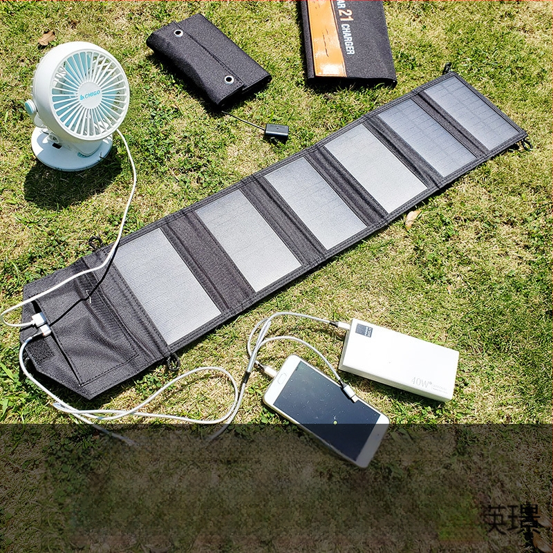 Monokristallilise räni päikeselaadimisplaat reguleeritud välistingimustes kasutatava kaasaskantava kokkupandava mobiiltelefoni laadimise aare kiire laadimisega fotogalvaaniline aku