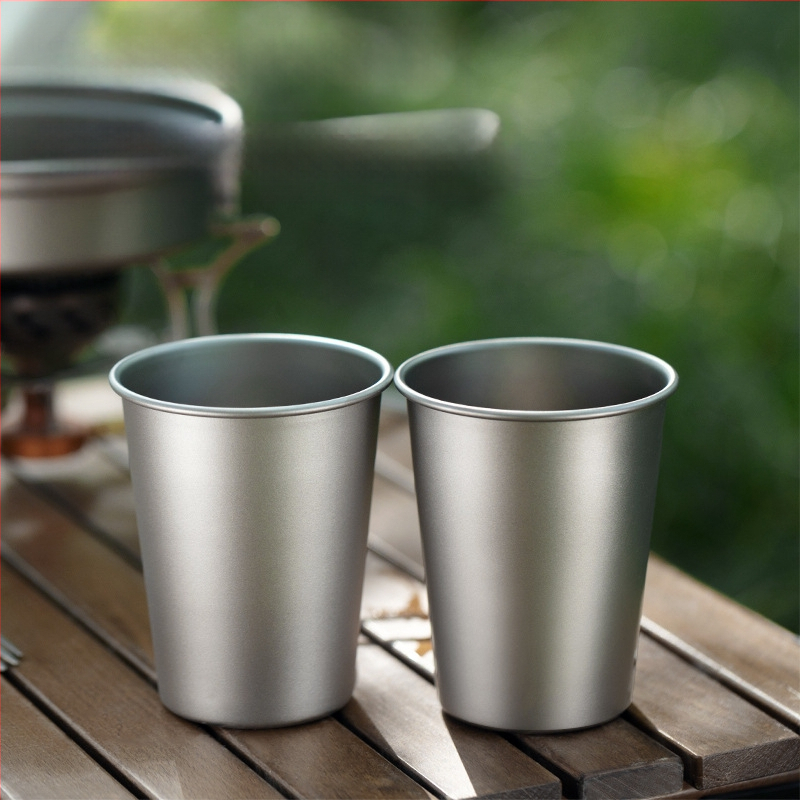 Tiszta titán söröspohár, kültéri kemping gyümölcslé pohár, egyrétegű, praktikus pohár, titánötvözetből készült esésgátló hideg italos pohár, titán pohár