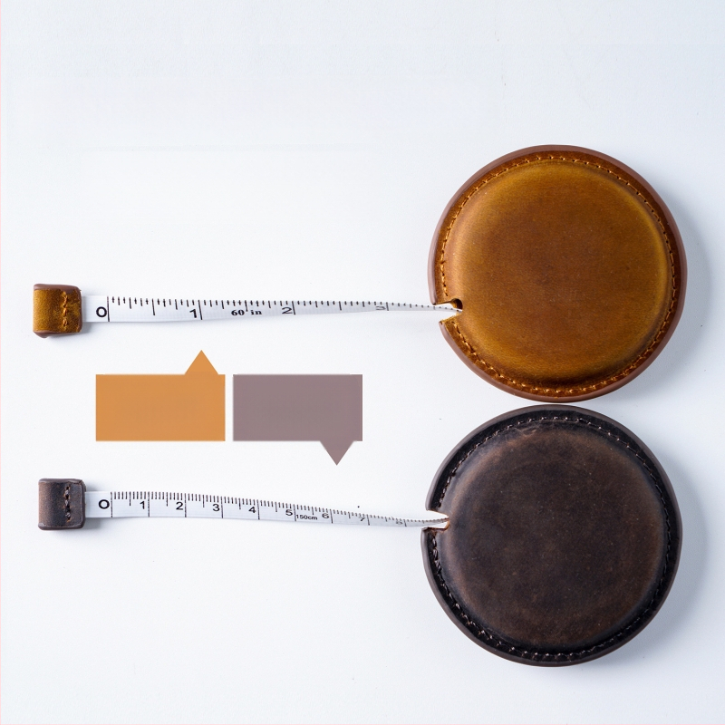 Rankų darbo, tarpvalstybinė „Crazy Horse“ odos mini liniuotė, viršutinio sluoksnio karvės odos traukimo liniuotė, vintažinė, matavimo drabužių traukimo liniuotė, odinė pakabuko juosta