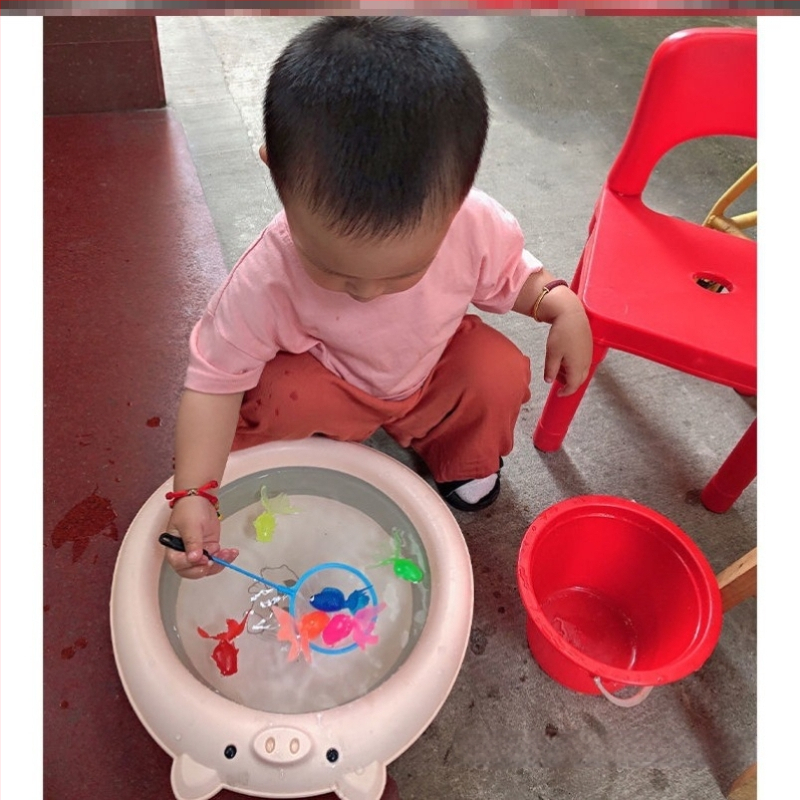 Ujuv kalamänguasi beebidele alushariduse lastele kuldkala võrgutasku silikoonist väike kala pehme kummist loom piiriülene eksport