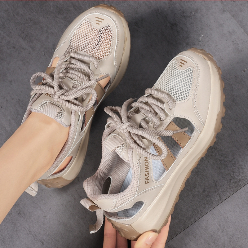 Suvised õõnsad hingavad vabaaja spordijalatsid naistele, kerged, mugavad ja mitmekülgsed trendikad jalatsid naistele, suured õues jooksmiseks mõeldud jalatsid