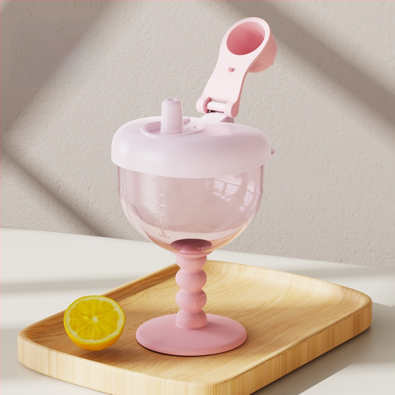 Kūdikių mokymosi geriamojo puodelio taurė PP medžiagos namų apyvokos vaikams skirta šiaudelio formos puodelis, apsaugantis nuo kritimo, pieno puodelis su svarstyklėmis, didmeninė prekyba