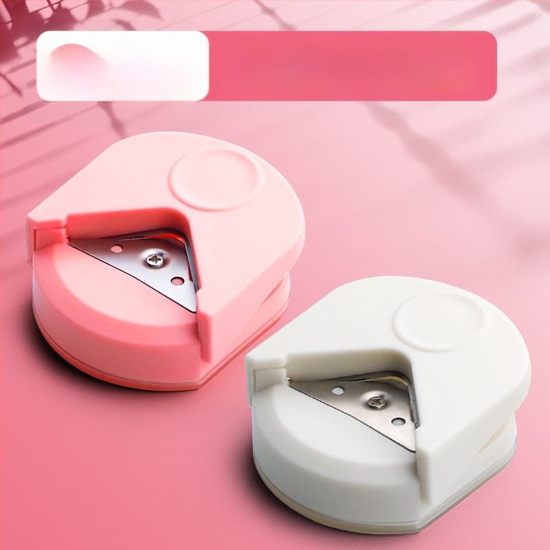 Apaļš stūru griezējs R4 apaļš stūru griezējs mazs apaļš griezējs pēcdiploma iestājeksāmeniem nošķelts birstošu lapu loka foto DIY apsveikuma kartīte