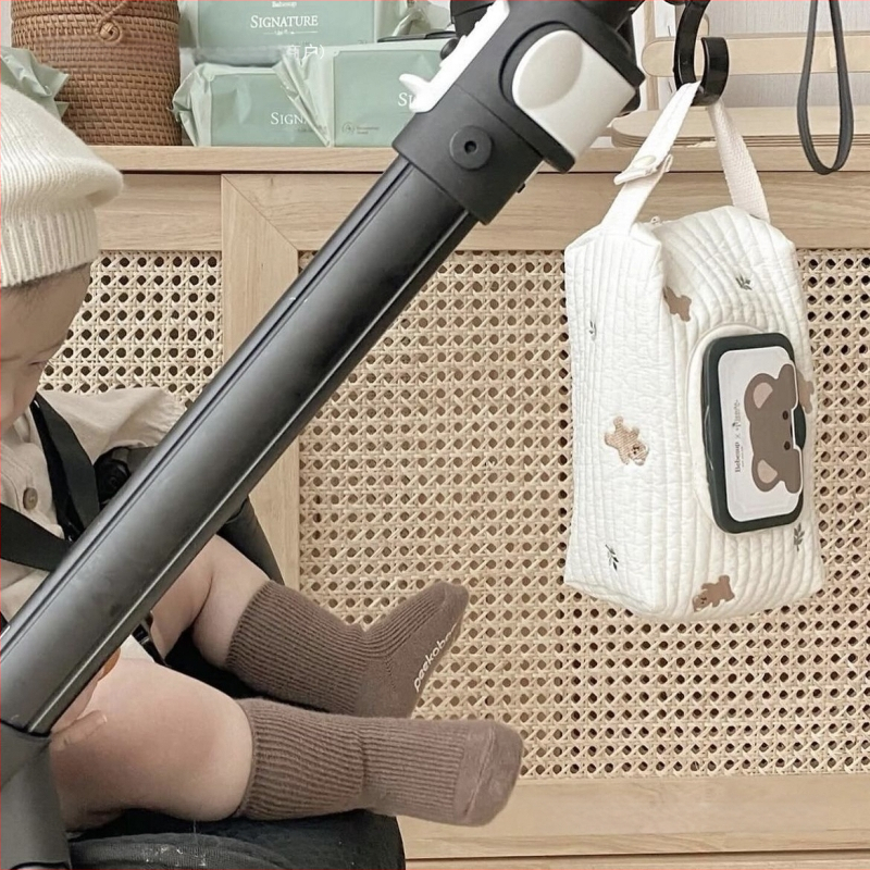Pietų Korėjos daugiafunkcis didelės talpos mielas pakabinamas sagties kūdikio vežimėlio laikymo krepšys automobilinėje popierinėje dėžutėje su šlapiu nemokamu pristatymu
