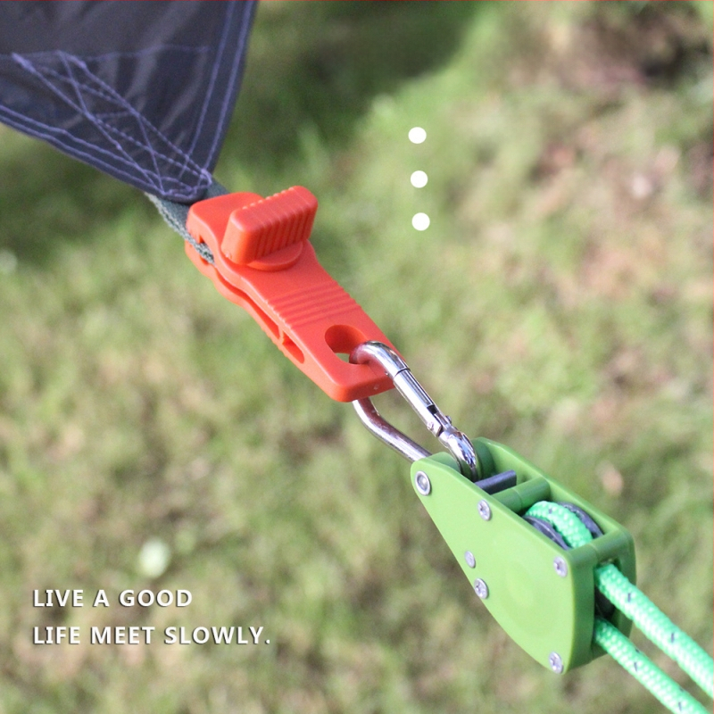 Välistingimustes kasutatav varikatus, fikseeritud tuuleköis, suur telgiköie pinguti, tuulekindel köis, metallist rihmaratta pandla, reguleeritav helkurköis