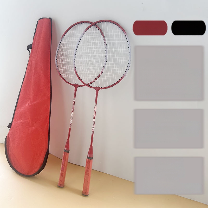 Badmintono raketės kostiumas suteikia tris kamuoliukus jaunimui, šeimos pramogoms, pagrindinėms treniruotėms ir raketės rinkiniui.