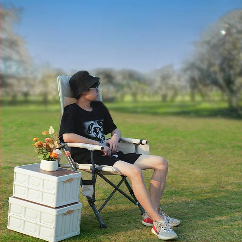 Kokkupandav õuetool Kõrge seljatoega tool Tugitool Rannatool Kalapüügitool Telkimistool Grillimis- ja vabaajatool Koduarvuti Visanditool