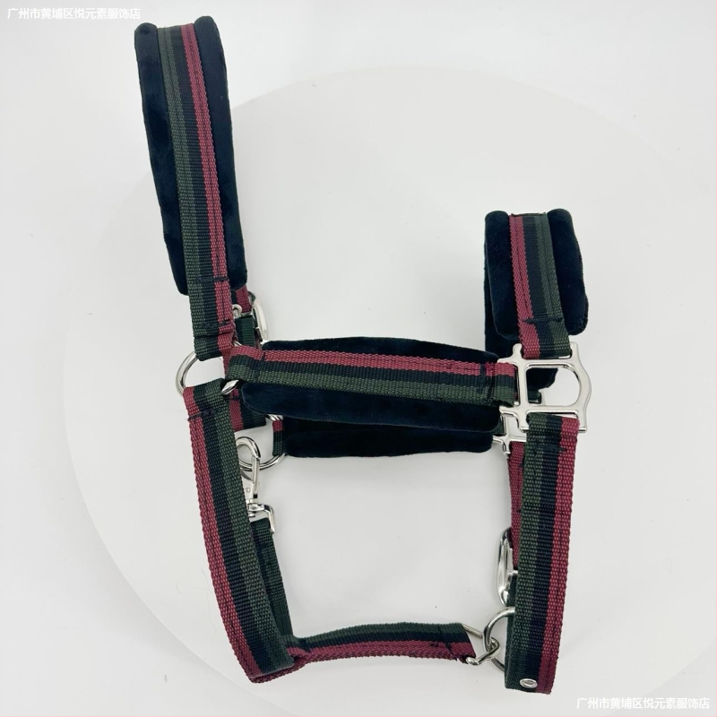 Hoidmisrihmad, täispikk jahvatuskindel puurikomplekt, ratsavarustus, poni suuruses kraan, professionaalsed jahvatuskindlad valjad