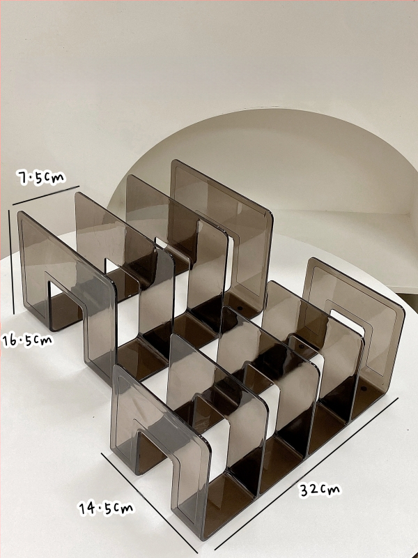 Krepšių laikymo spintos pertvaros plokštės laikymo lentynėlė krepšiams, sluoksniuotos krepšių lentynos, organizavimo demonstracinė lentyna