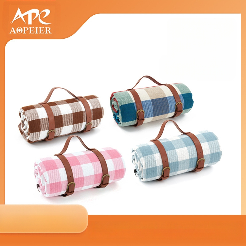 Kohati paksendatud nahast rihmaga piknikumatt õueskäikudeks telkimiseks niiskuskindel matt piknikuriie telkimiseks matkamiseks