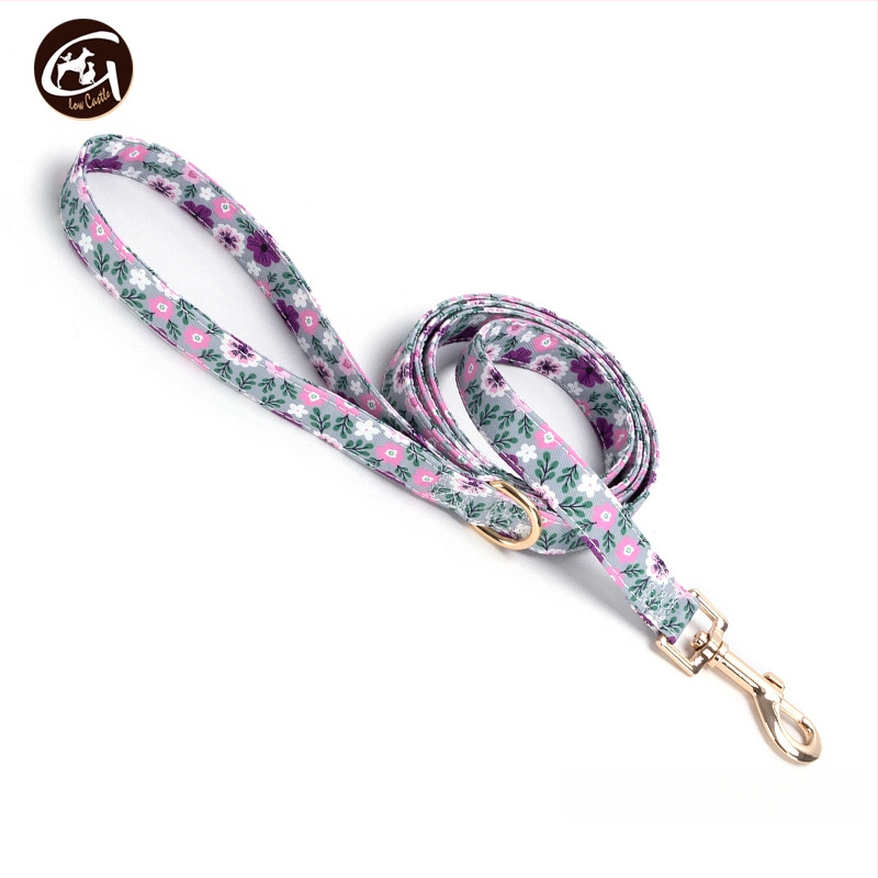 Uus kirjaga koerakaelarihm lilla roosa triibuga lemmikloomatarvete väliskaubanduse veojõuga koerakett madal kuldne pandla kiri