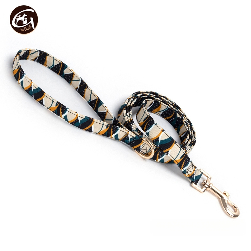 Uus kirjaga koerakaelarihm lilla roosa triibuga lemmikloomatarvete väliskaubanduse veojõuga koerakett madal kuldne pandla kiri