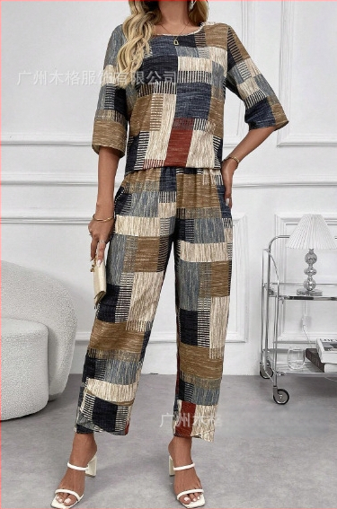 2025. aasta Euroopa ja Ameerika piiriülene moodne uus suvine geomeetrilise mustriga lühikeste varrukatega topp ja porgandipüksid