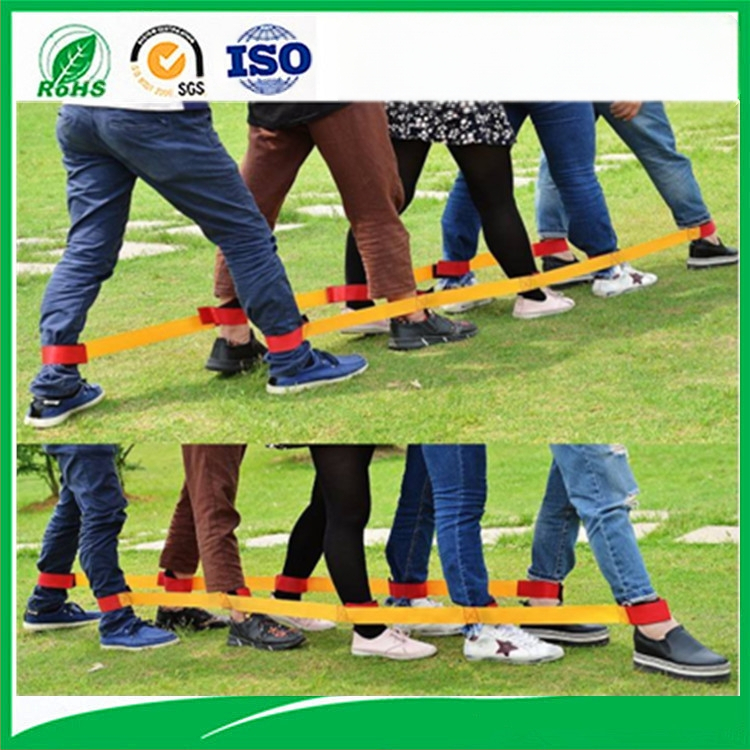 Tehase otsemüük Lõbus mängu laiendamise spordi jälgitav tramm Täiskasvanute laste hiiglaslik jalajälgedega sääriste vöö