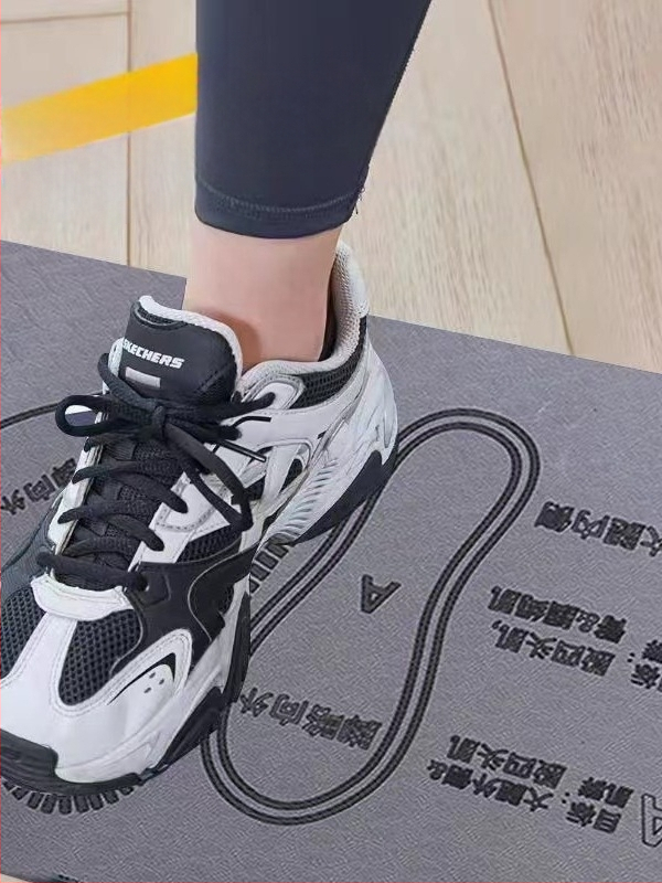 Tootja hulgimüügi kükimatt, algajate küki abitreeningu varustus, kilbiga jalgade salendava välimusega majapidamismatt TPE-st