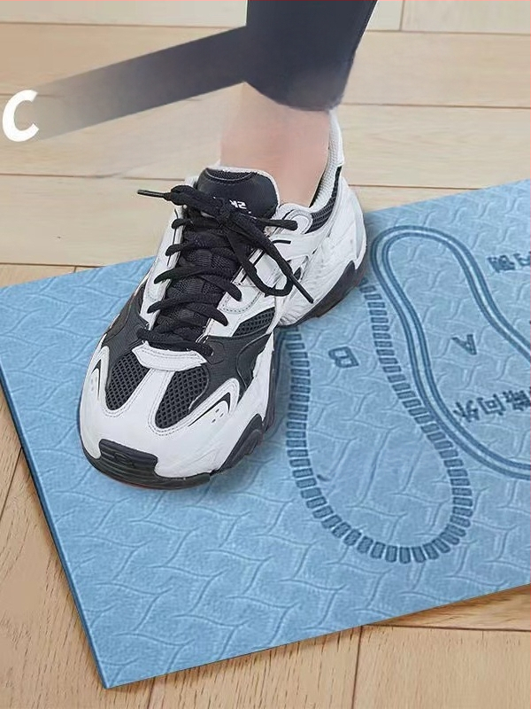 Tootja hulgimüügi kükimatt, algajate küki abitreeningu varustus, kilbiga jalgade salendava välimusega majapidamismatt TPE-st